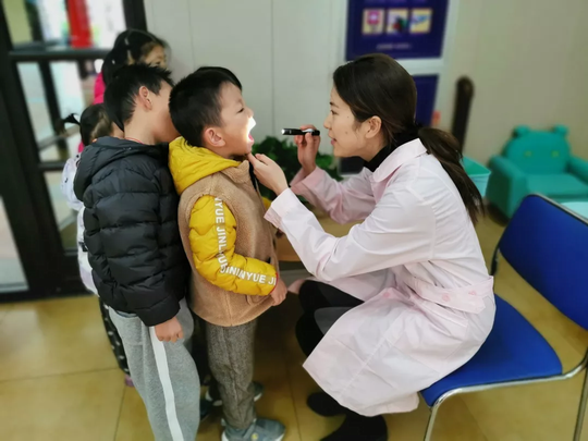 诺亚舟国际幼教温馨提醒|流感高发季,幼儿园和家长应该怎么做?